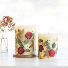 Load image into Gallery viewer, Red Currant & Cranberry Medium Botanical Candle