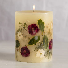 Load image into Gallery viewer, Red Currant & Cranberry Medium Botanical Candle
