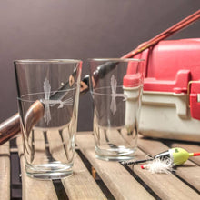 Load image into Gallery viewer, 16 Oz. Fly Fishing Beer Mug