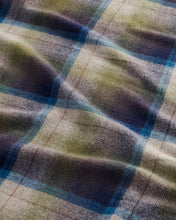 Load image into Gallery viewer, Motor Robe w/ Carrier- Haystack Plaid 52x66"