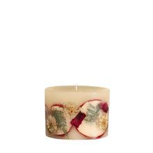 Load image into Gallery viewer, Spicy Apple Petite Botanical Candle