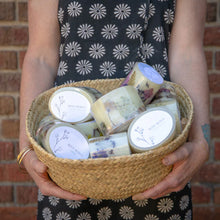 Load image into Gallery viewer, Honey Tobacco Petite Botanical Candle