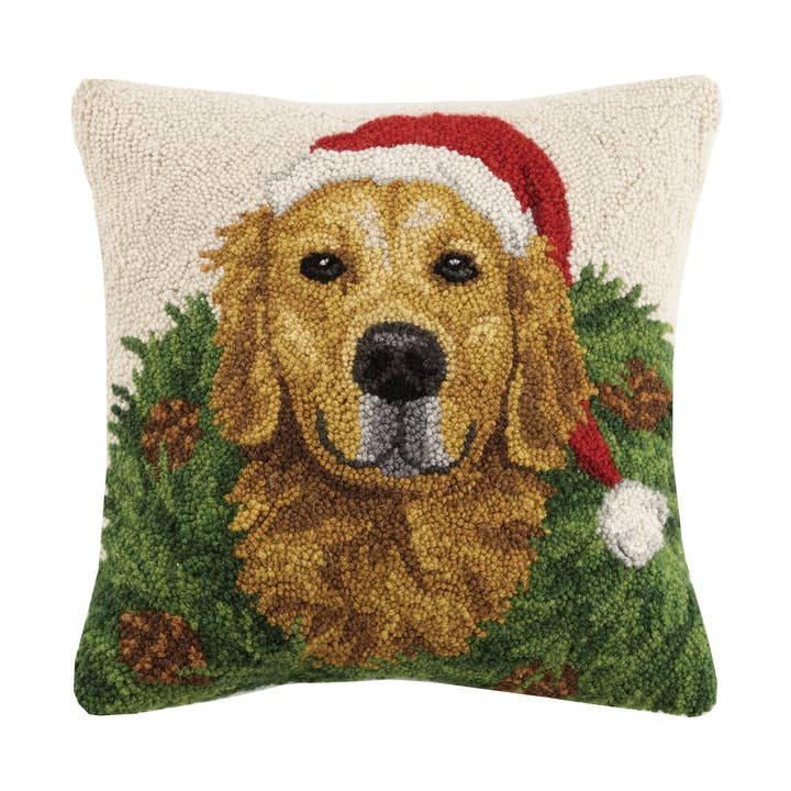 GOLDEN RETRIEVER WITH WREATH