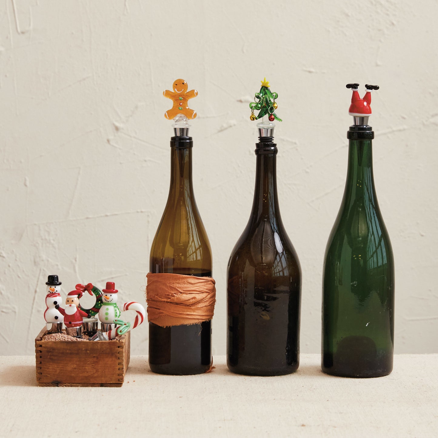 Wine Stopper w Glass Holiday Icon