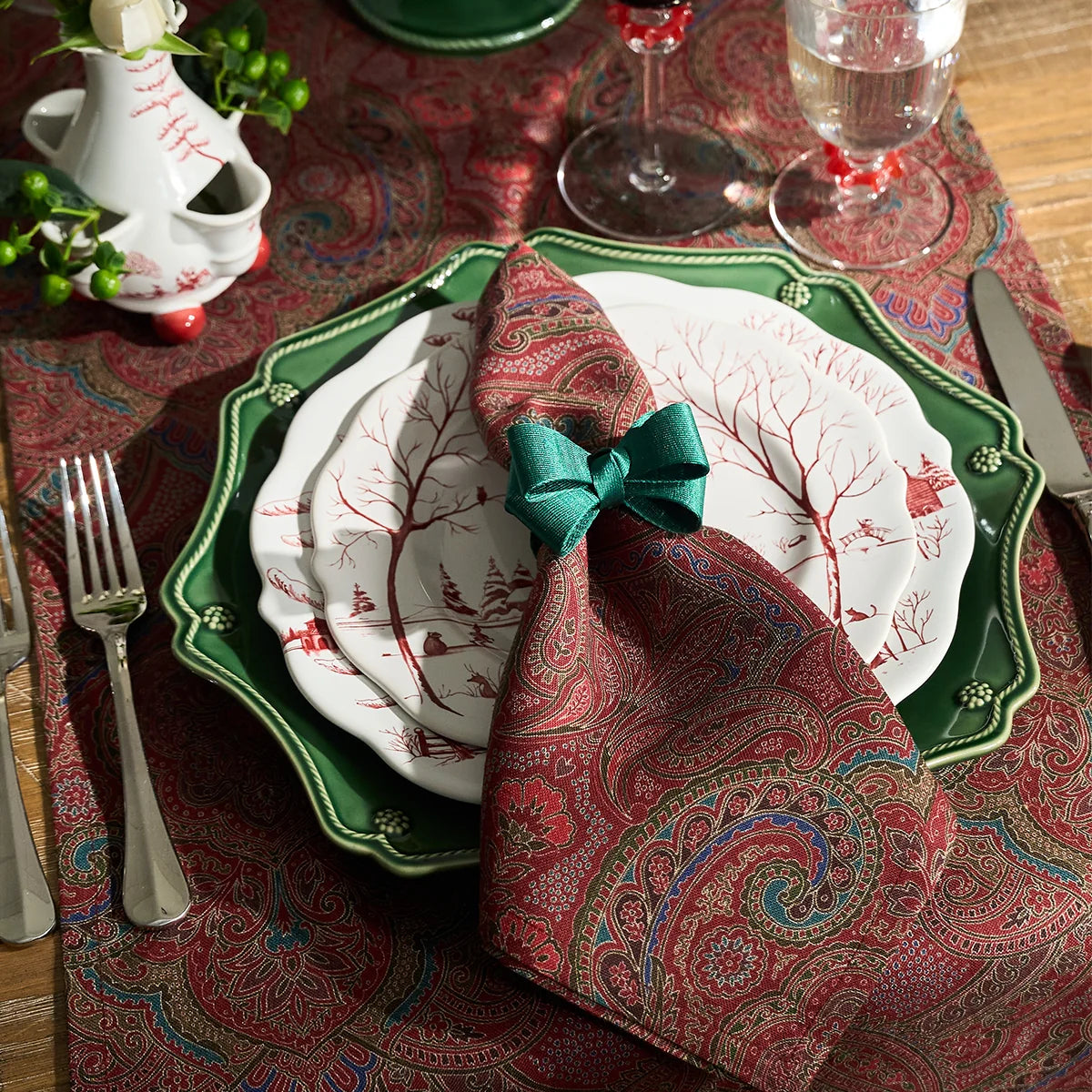 Paisley 18" x 90" Table Runner - Red