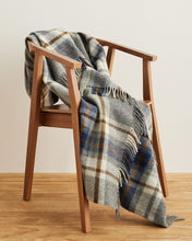 Load image into Gallery viewer, Motor Robe w/ carrier - Raleigh Plaid
