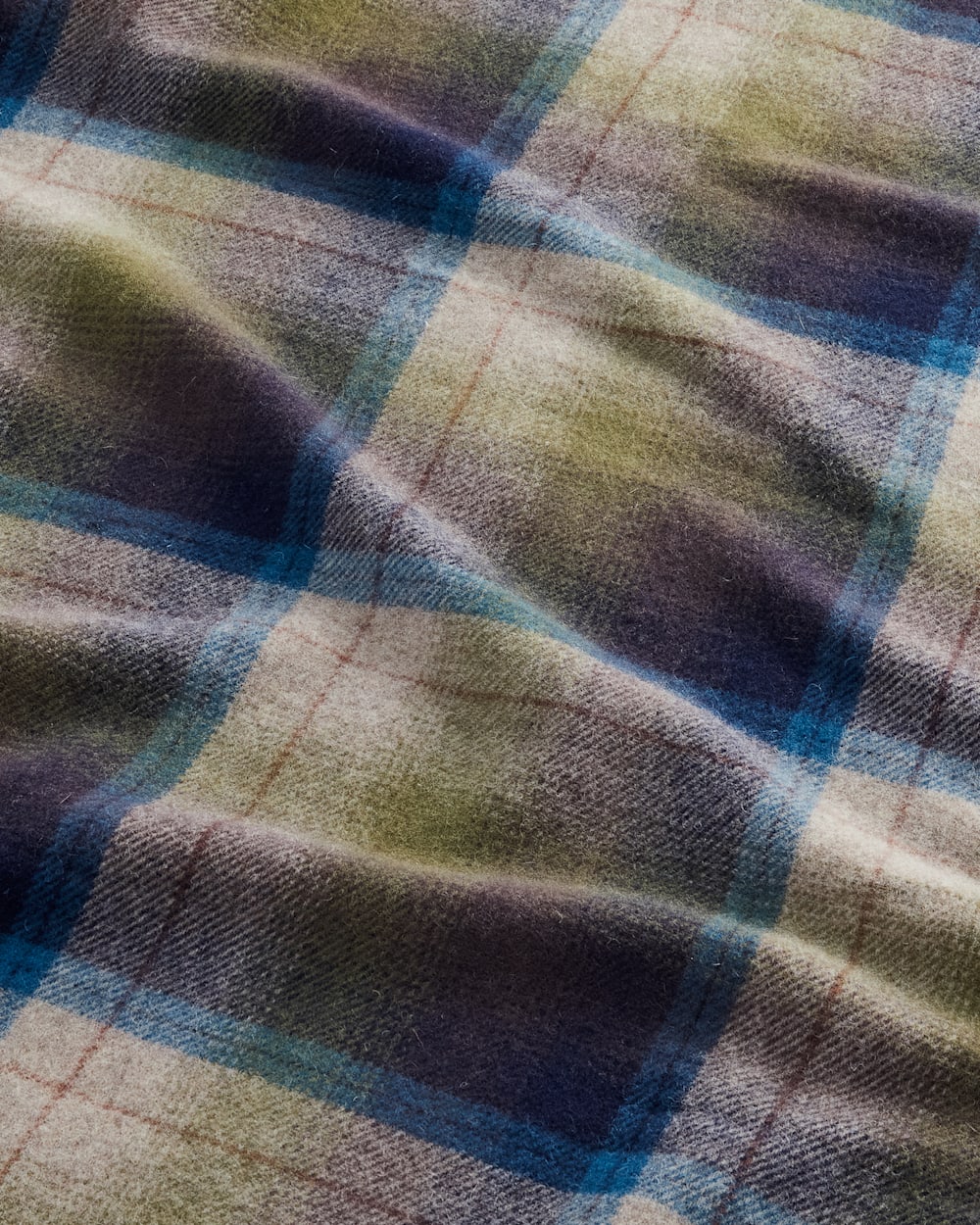 Motor Robe w/ Carrier- Haystack Plaid 52x66"