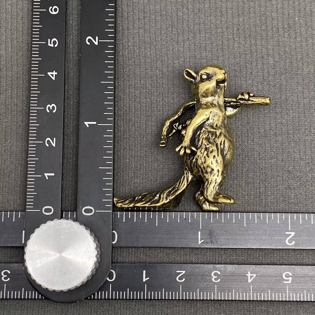 The Squirrel Carrying Acorns Brass Crafts Desktop Ornaments