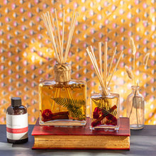 Load image into Gallery viewer, Spicy Apple 4 oz. Botanical Reed Diffuser
