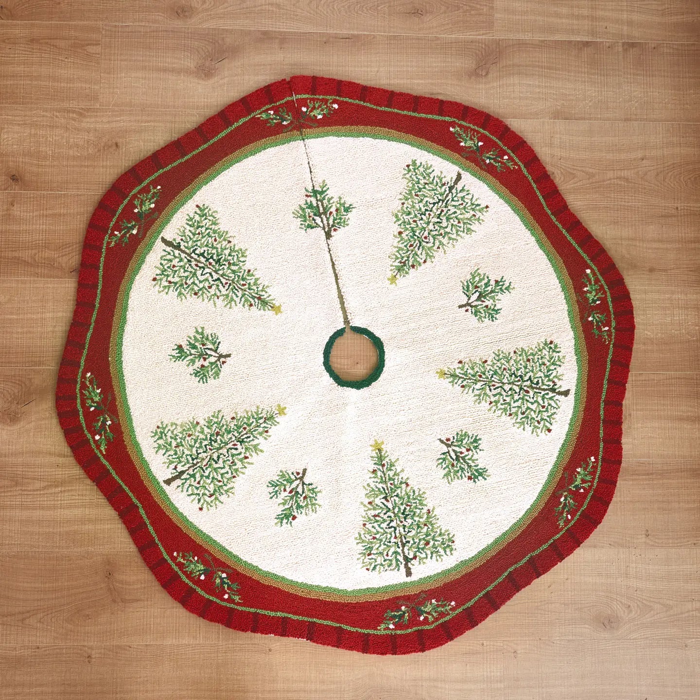 HOLIDAY PINE HOOK TREESKIRT