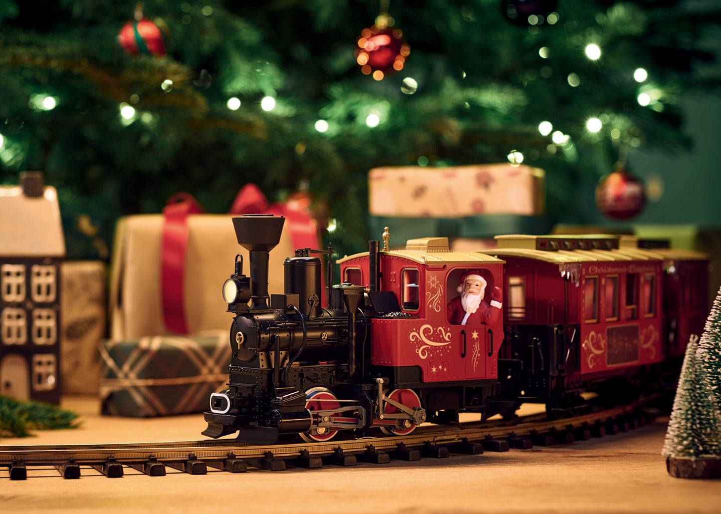 Christmas Express Train Starter Set - Standard DC