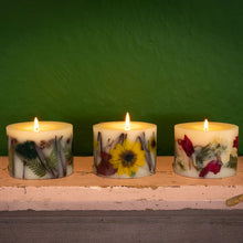 Load image into Gallery viewer, Honey Tobacco Petite Botanical Candle
