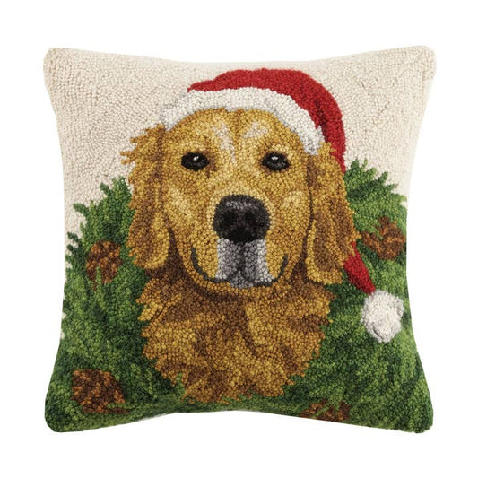 GOLDEN RETRIEVER WITH WREATH