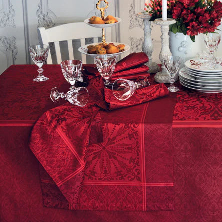 20“x 58” Cassandre Grenat Tablerunner
