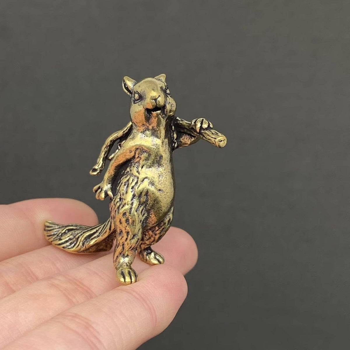 The Squirrel Carrying Acorns Brass Crafts Desktop Ornaments