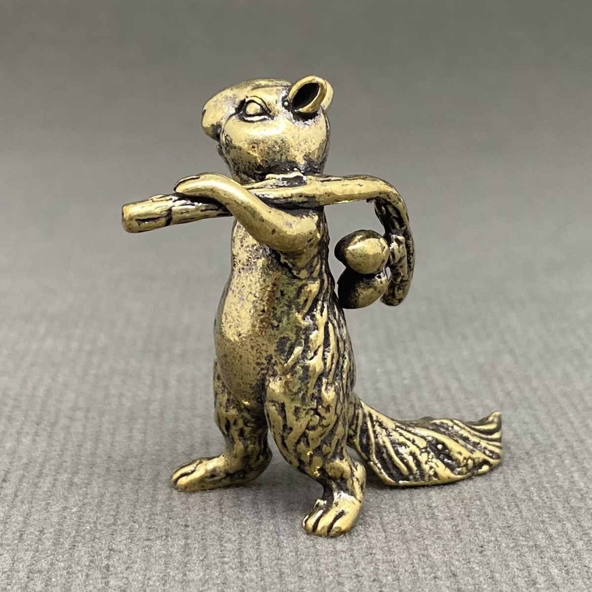 The Squirrel Carrying Acorns Brass Crafts Desktop Ornaments