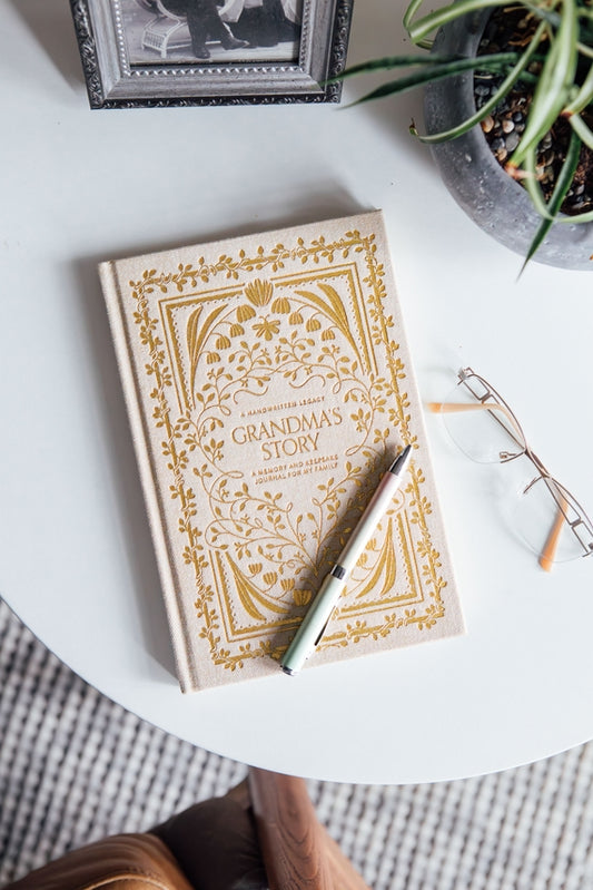 Grandma's Story: A Memory & Keepsake Journal
