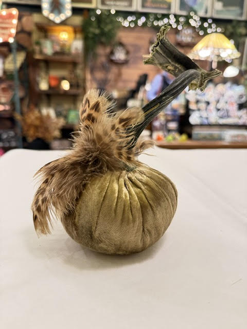4" Velvet Pumpkin with Plume