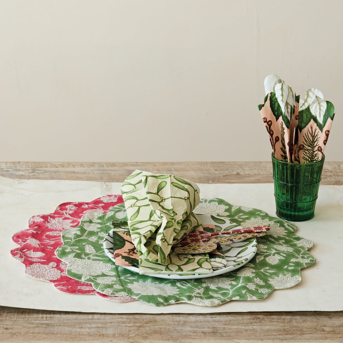 Cotton & Linen Block Print Scalloped Placemat with Floral Pattern, 2 Colors